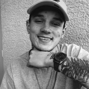 Meet your Posher, Adam